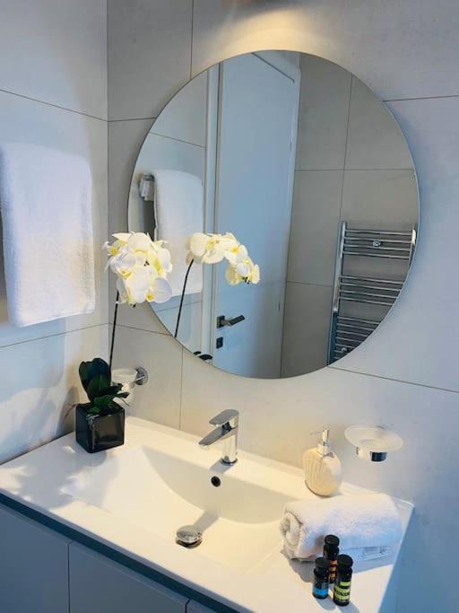 New 2Bd Aprt With Shared Rooftop Pool D3 Aten Exteriör bild